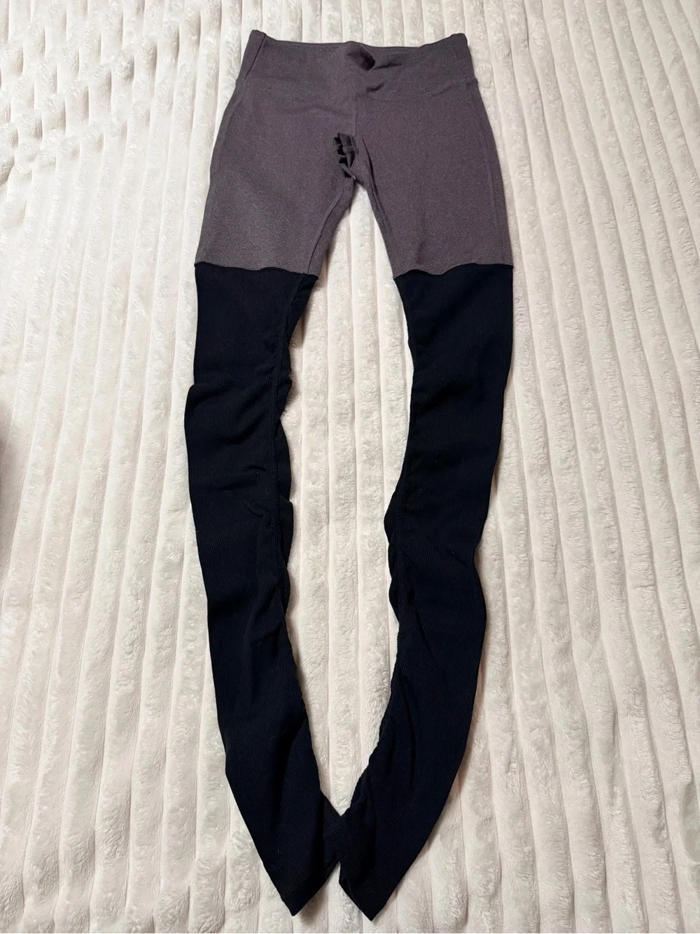 Alo Yoga Goddess Legging | Size Medium ?